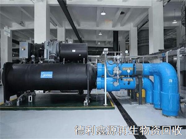 水源热泵回收价格，空气能设备回收，免费上门拆除